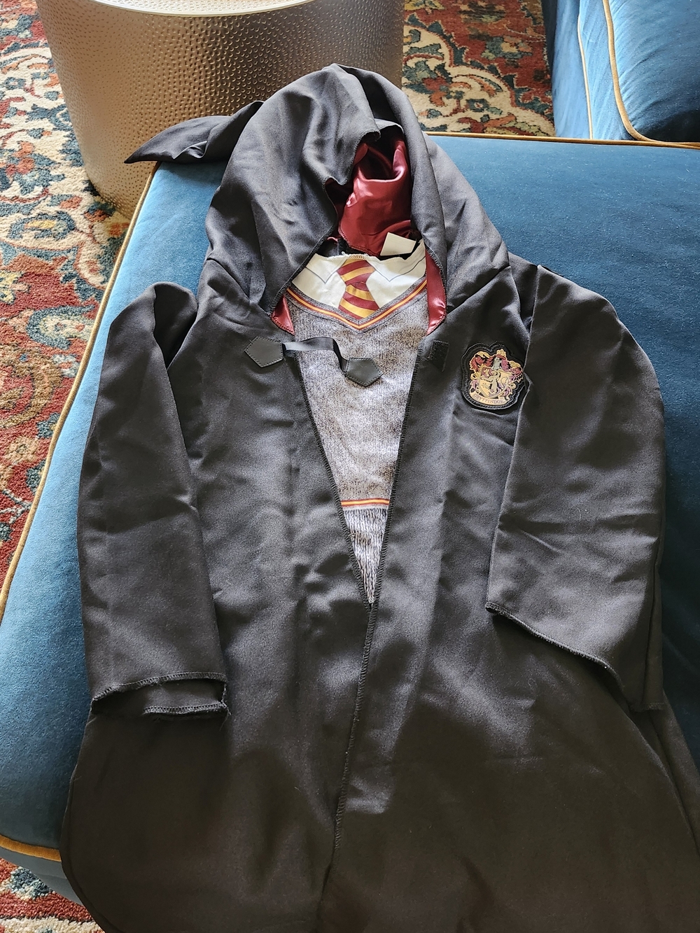 Warner Bros. Harry Potter Gryffindor Robe Tag Detail - Black & Red & Gold